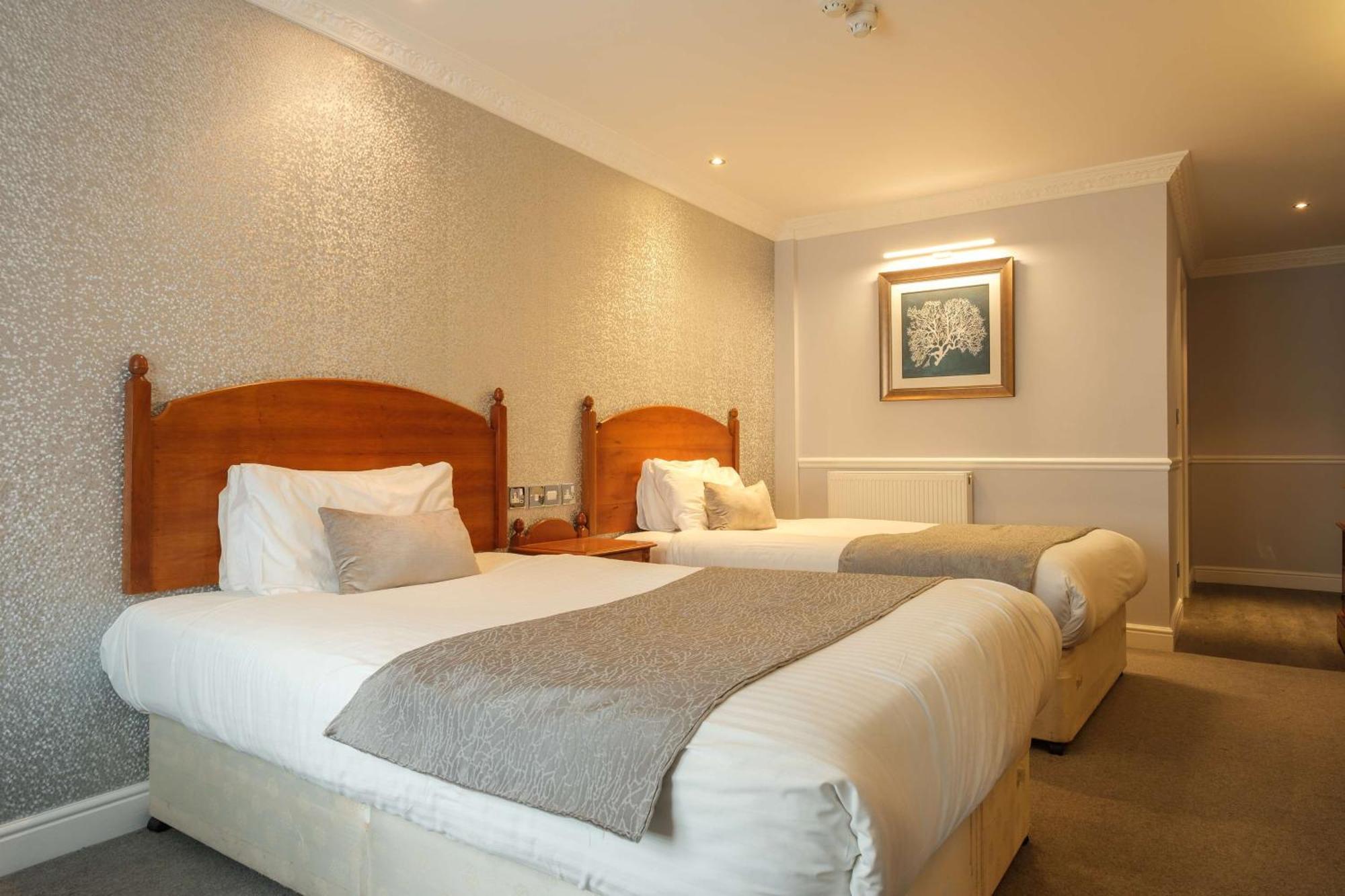 Moor Hall Hotel & Spa سوتون كولدفيلد المظهر الخارجي الصورة