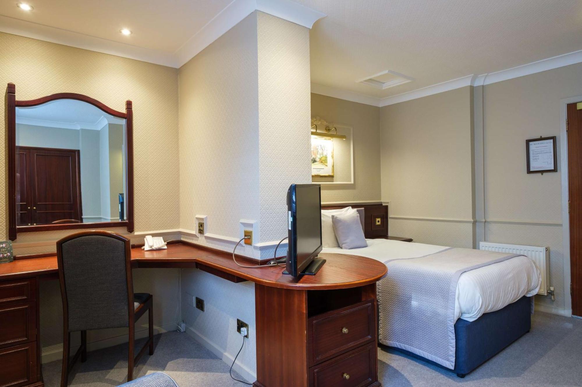 Moor Hall Hotel & Spa سوتون كولدفيلد المظهر الخارجي الصورة